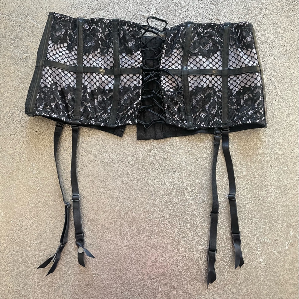 Victoria's Secret Black Lace and Light Purple Waist Stretchy Corset Garter